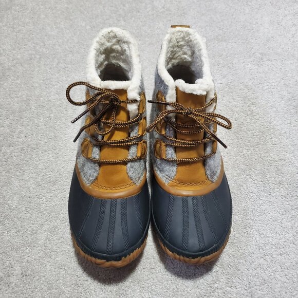 Sorel Ankle Boots in Gray and Brown - Picture 3 of 12